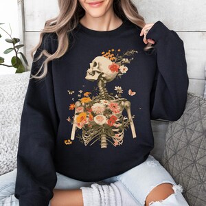 Women&#39;s Retro Halloween SweatShirt, Funny Fall Halloween Party Sweatshirt, Spooky Season Skeleton Tee, Spooky Season Halloween Gift