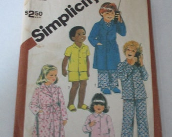 Vintage Simplicity Sewing Pattern, Unisex Child size 4, pajamas and robe