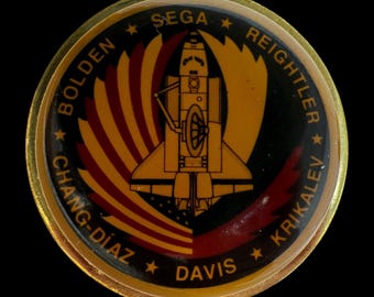 1994 NASA Space Shuttle Discovery STS-60 Mission Pin (with COA)