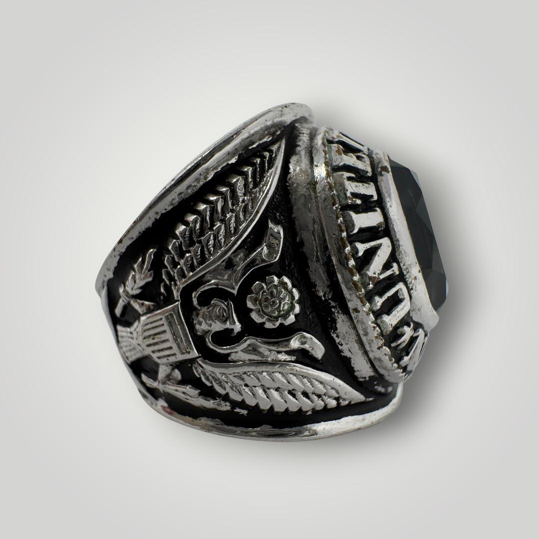 Original 1970's U.S. Navy Military Ring Antique History Gift Size