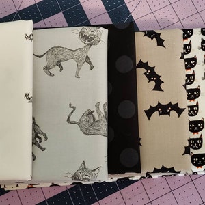 Halloween - Fat Quarter Bundle - Riley Blake - 5 piece Fabric Bundle -  Quilting Fabric