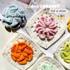 Könnte beinhalten: Fünf gehäkelte Quadrate mit verschiedenen farbigen Blumen in der Mitte. Die Quadrate sind weiß mit einem gehäkelten Rand. Die Blumen sind hellblau, rosa, orange, grün und hellgrün. Der Text "Bnc Crochet" und "PDF & Vedio 2 in 1" ist im Bild sichtbar.