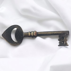 Brass Skeleton Key Wall Art: Antique Style Home Decor,Solid Skeleton Key Brass, Decorative Key Skeleton