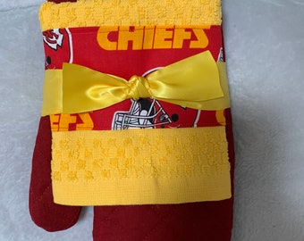 Kansas City Chiefs Towel and Oven Mitt - 1 Set