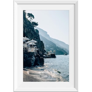 ポジターノ海岸の写真、イタリアのビーチ海岸の写真、ビーチパラソルの風景、イタリアのビーチ海岸の写真、アマルフィの写真