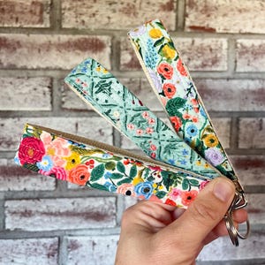 Llavero de pulsera, llavero, llavero de tela, pulsera manos libres, mini llavero, mini pulsera, regalos para ella, regalo para maestro, Rifle Paper Co.