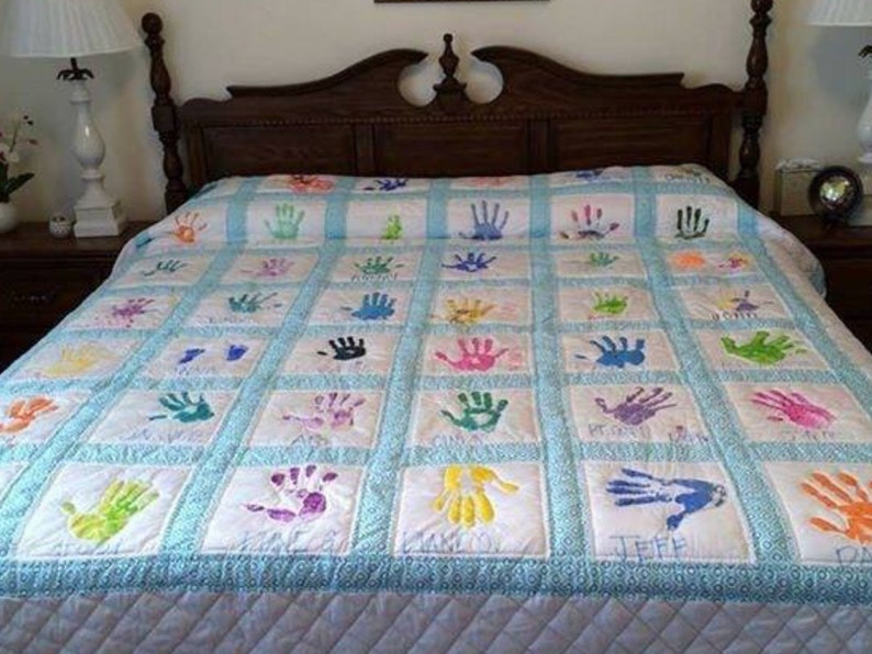 Custom made handprint quilt image 0