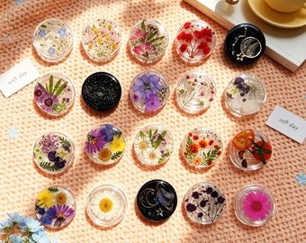 Real Pansy Daisy Flower Handmade Phone Grip, Magnetic Four Leaf Pressed Leaf Phone Grip, Forget Me Not Baby's Breath Folding Grip For Kindle