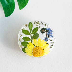 Real Pansy Daisy Flower Handmade Phone Grip, Magnetic Four Leaf Pressed Leaf Phone Grip, Forget Me Not Baby&#39;s Breath Folding Grip For Kindle