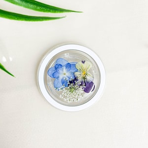 Real Pansy Daisy Flower Handmade Phone Grip, Magnetic Four Leaf Pressed Leaf Phone Grip, Forget Me Not Baby&#39;s Breath Folding Grip For Kindle