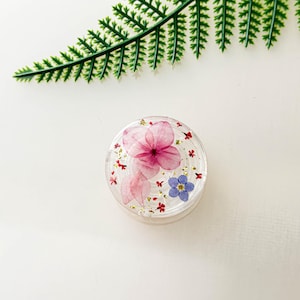 Real Pansy Daisy Flower Handmade Phone Grip, Magnetic Four Leaf Pressed Leaf Phone Grip, Forget Me Not Baby&#39;s Breath Folding Grip For Kindle