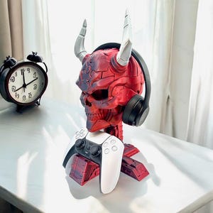 Skull Controller & Headphone Stand: Gamer Desk Organizer