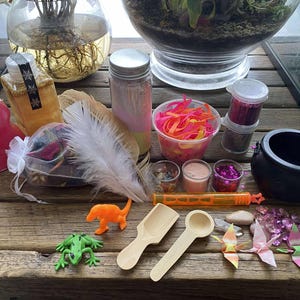 Kids Potion Kit, Sensory Play, Magic Fizzing Dust, Cauldron, Kids Outdoor Play, Mud Kitchen