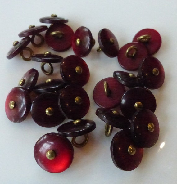 Pearly buttons burgundy faceted design 10mm a set of 10 Pearly buttons burgundy faceted design 10mm a set of 10