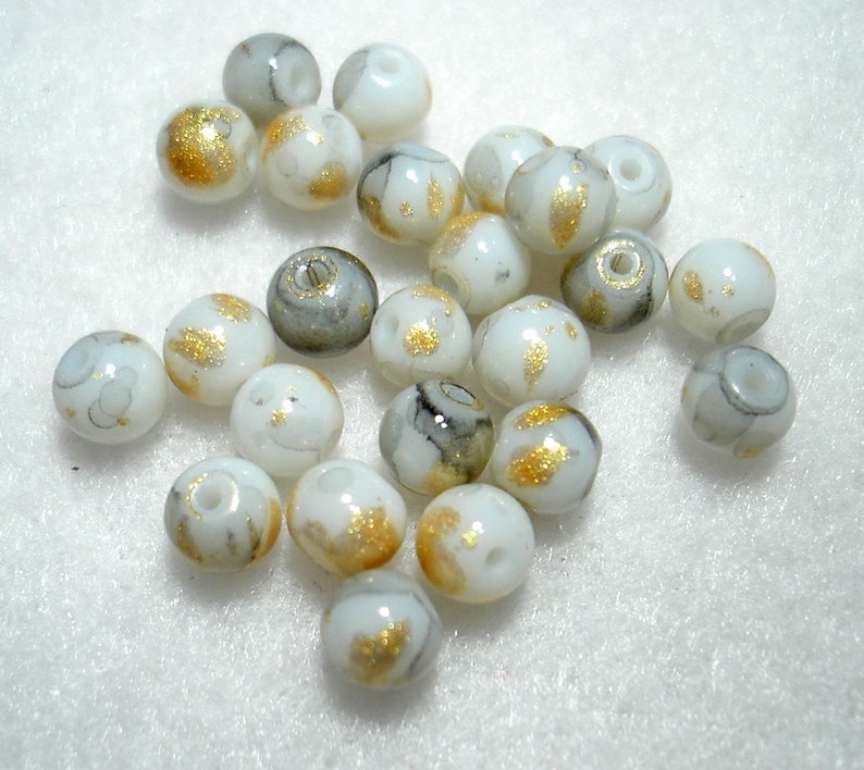 B4971 Qty 24 Grey Gold Leaf Glass Round 6mm Beads