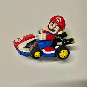 Wall mount for LEGO Mario Kart™: Mario & Standard Kart 72037