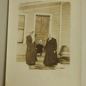 Vintage Photo Post Card Family Group on Porch  PC1305