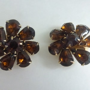 Vintage Mid-Century Clip On Earrings Weiss Signed Dark Topaz Rhinestones