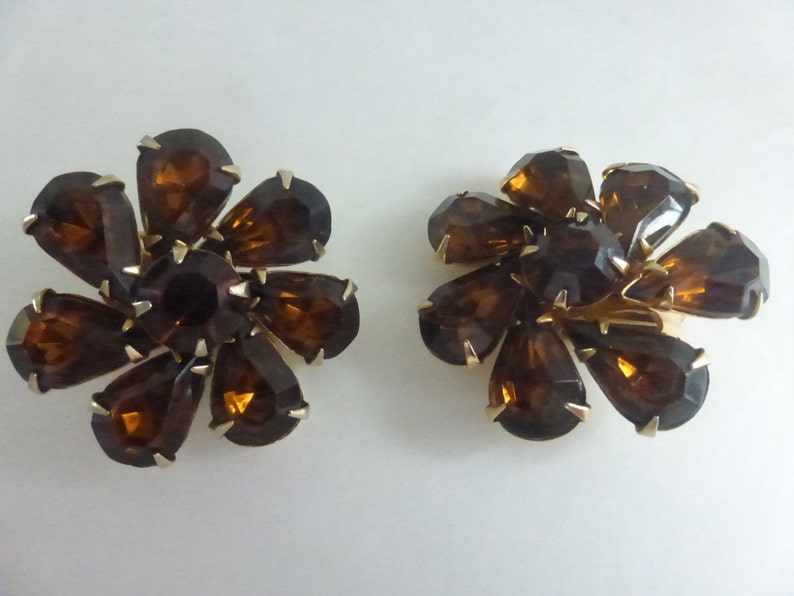 Vintage Mid-Century Clip On Earrings Weiss Signed Dark Topaz Rhinestones image 3