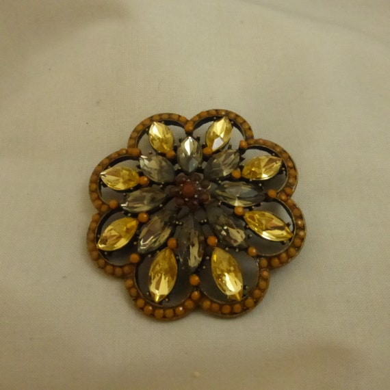 Vintage Large Rhinestone and Faceted Glass Brooch… - image 9