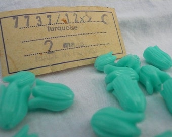 Vintage Turquoise Plastic Tulip Beads (25)