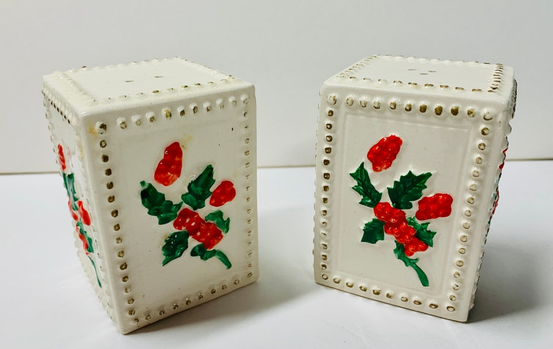 Vintage Inarco Salt & Pepper Shakers for Christmas With Holly Etsy