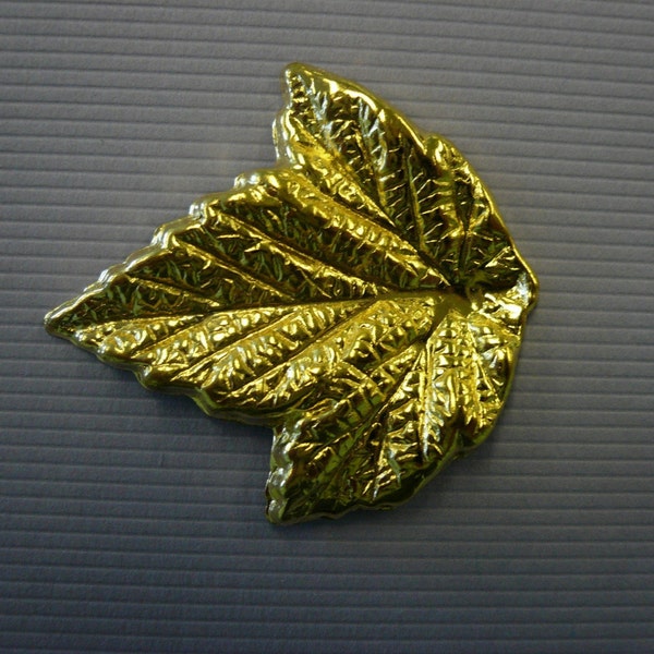 Vintage 3D Brass Grape Leaf Stamping NOS (3)