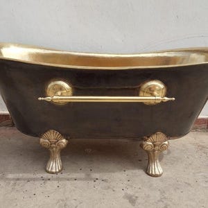 Handmade Copper Clawfoot Bathtub: Black Exterior, Brass Soaking Tub with Towel Holder