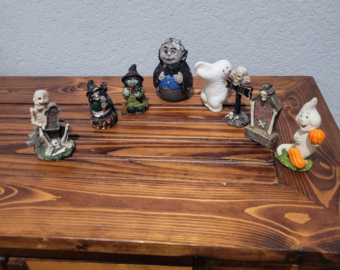 Lot Of 8 Miniature Figures Halloween Village Mini graveyard Skeleton Ghost Witch
