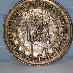 Vintage 11.5&quot; Brass Decorative Plate English Spinning Wheel Home Decor Gift