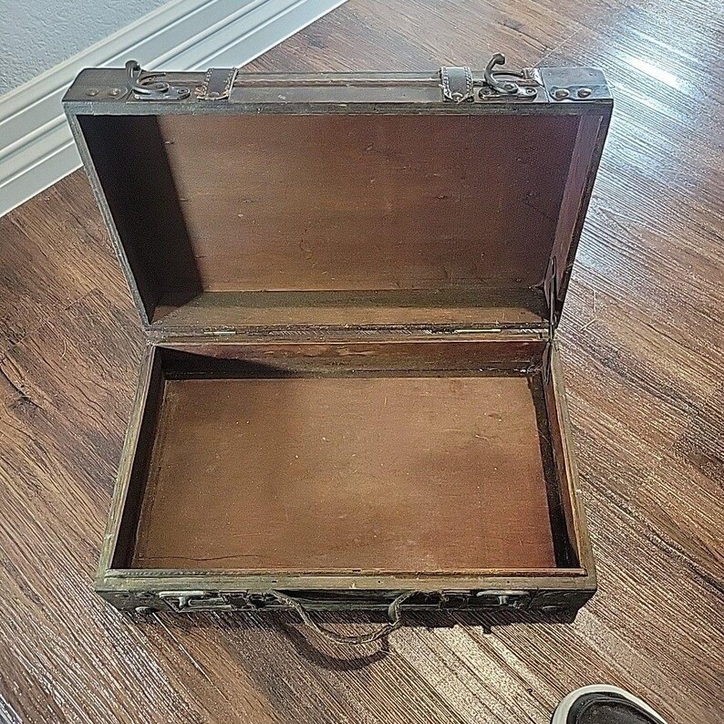 Vintage Style Decorative Wood & Leather Storage Trunks Suitcase Pair Brown Stack image 8