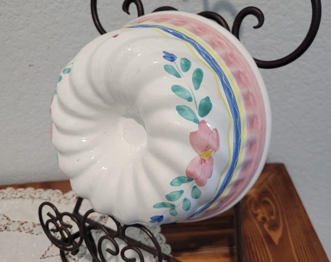 Vtg Ceramic Jello Bundt Mold White Pink Blue Green Hand Painted Italy Wall Decor