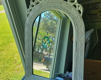 Carved Wood Vine ScrollWork Arched Wall Mirror Farmhouse Whitewash 20" x 12.5"