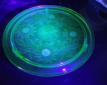 1930s Uranium Depression Glass ~Jeanette Sunflower Cake Plate 10" Footed~ GLOWS