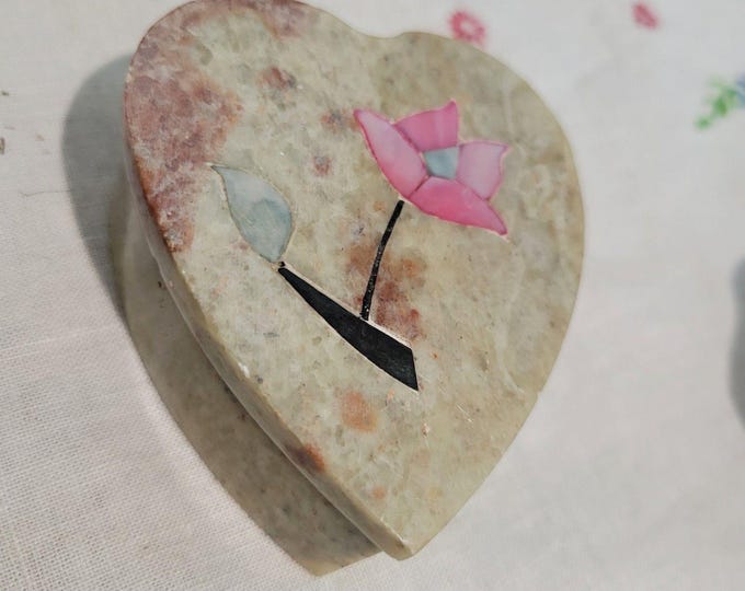Vintage Soapstone Jewelry Trinket Box Mother of Pearl Flower Inlay Heart shaped
