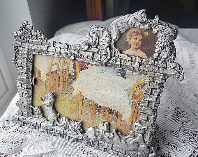 Vtg Mini Pewter Metal Picture Frame W/Cats Holds 3.5X5" and 1x1.5" photo sizes