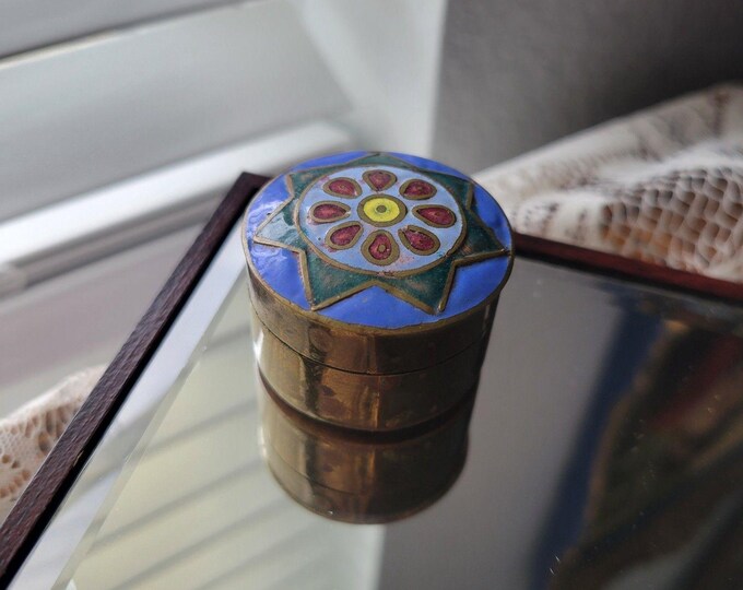 Vintage Sm Round Brass Pill Box w/  Cloisonne Enamel Top Tribal Design 70s decor