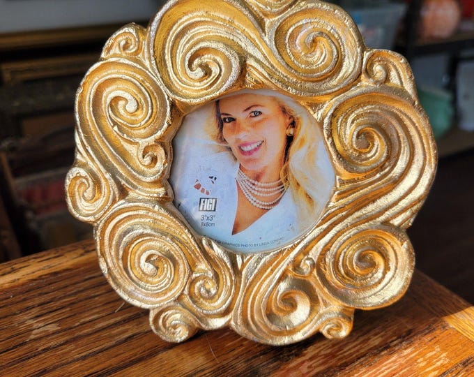 Vtg Figi Graphics Round Picture Photo Frame 3 x 3" Anodized Aluminum Gold '95