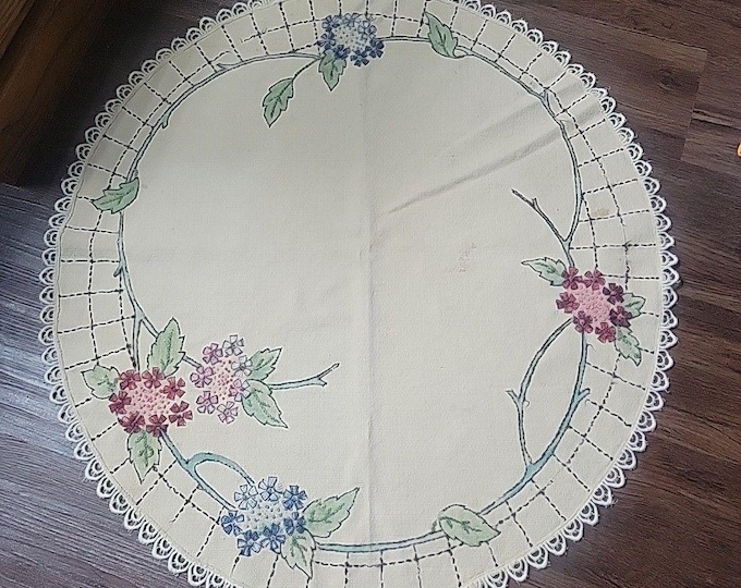 Antique Hand Embroidered Linen Round Tablecloth Lace Edge 32" Art Nouveau FLAW