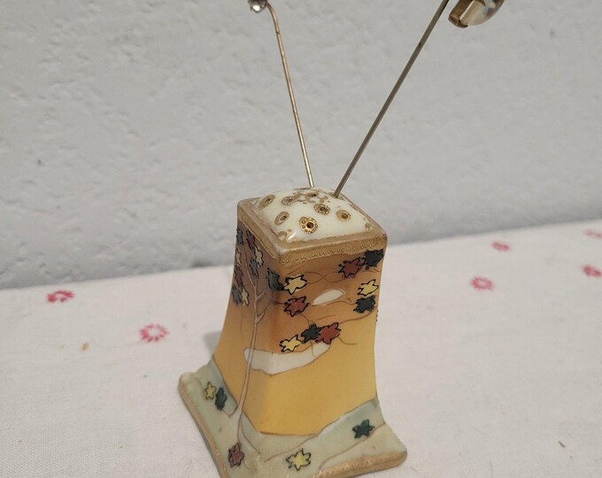 Antique Nippon Shaker tree leaves autumn gilted gold Japanese 20s 30s Pin Holder