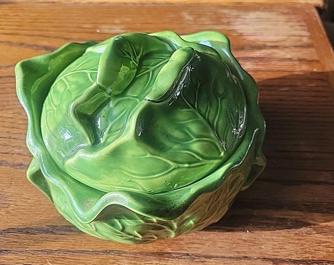 Vtg Holland Mold Cabbage Bowl W/ Lid Green No chips cracks or scratches 7" round