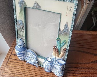 VTG 3D Picture Frame A. Richesco Corp Blue White Chinoiserie Scene 5x7 Pottery