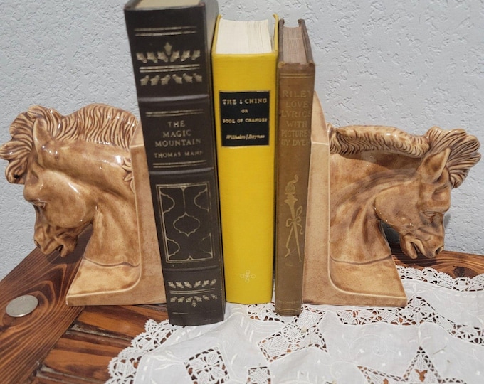 Vintage Set Of Ceramic Horse Head Bookends MCM Hobbyist Unsigned Equestrian West