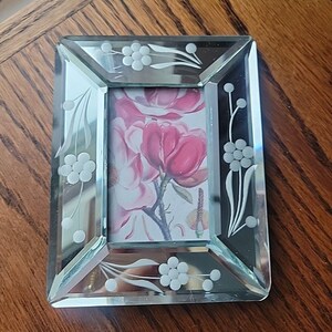 Vtg Beveled Venetian Style Etched Mirror Glass Picture Photo Frame 2x3" cottage image 2