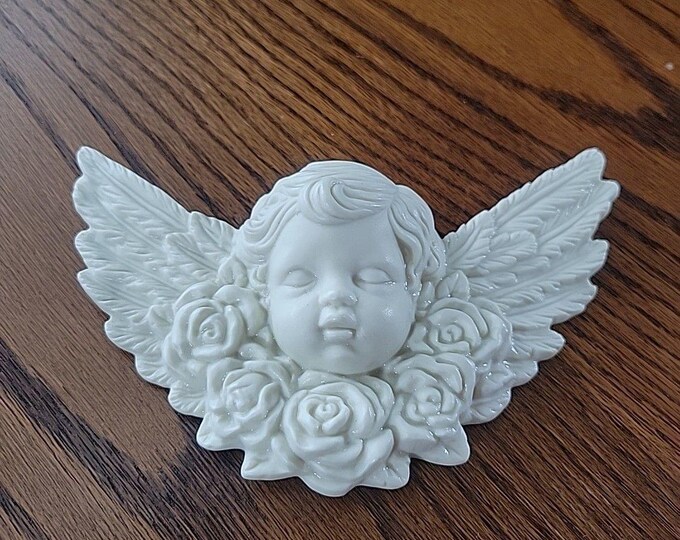Vtg Porcelain Ceramic or Chalkware Cherub Angel W/ Roses Wall Decor 6.5" wide