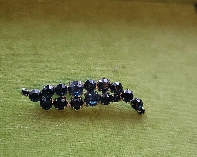 Vintage Rhinestone Brooch Pin Flowing Wave Dark Blue Prong Silver Tone Estate