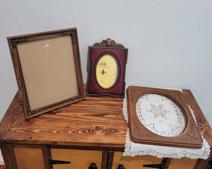 VTG Set Of 3 Victorian Style Photo Frames Color Plastic Woodgrain look oval READ
