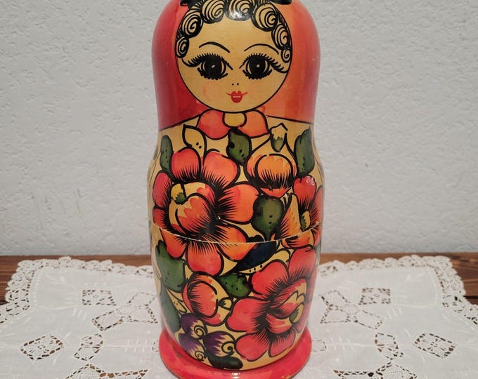VTG Russian Matryoshka Nesting Dolls Wood Hand Painted 3+ Dolls Red pink READ