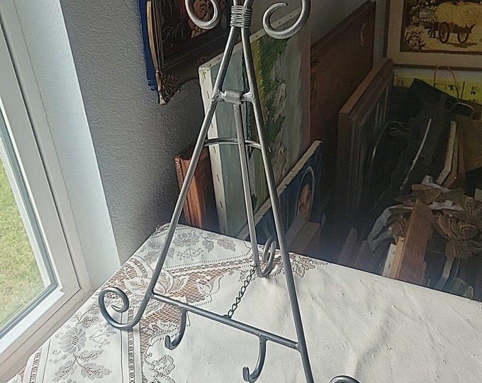 Vtg 17.5 Tall Grey Gray Easel Wrought Iron Photo Frame Holder Art Display Stand