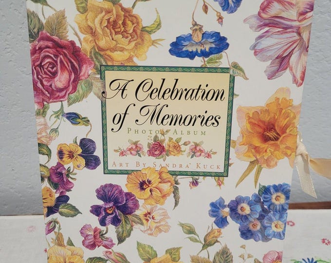 Vtg 1996  "A Celebration Of Memories" Photo Album-Art by Sandra Kuck Romantic